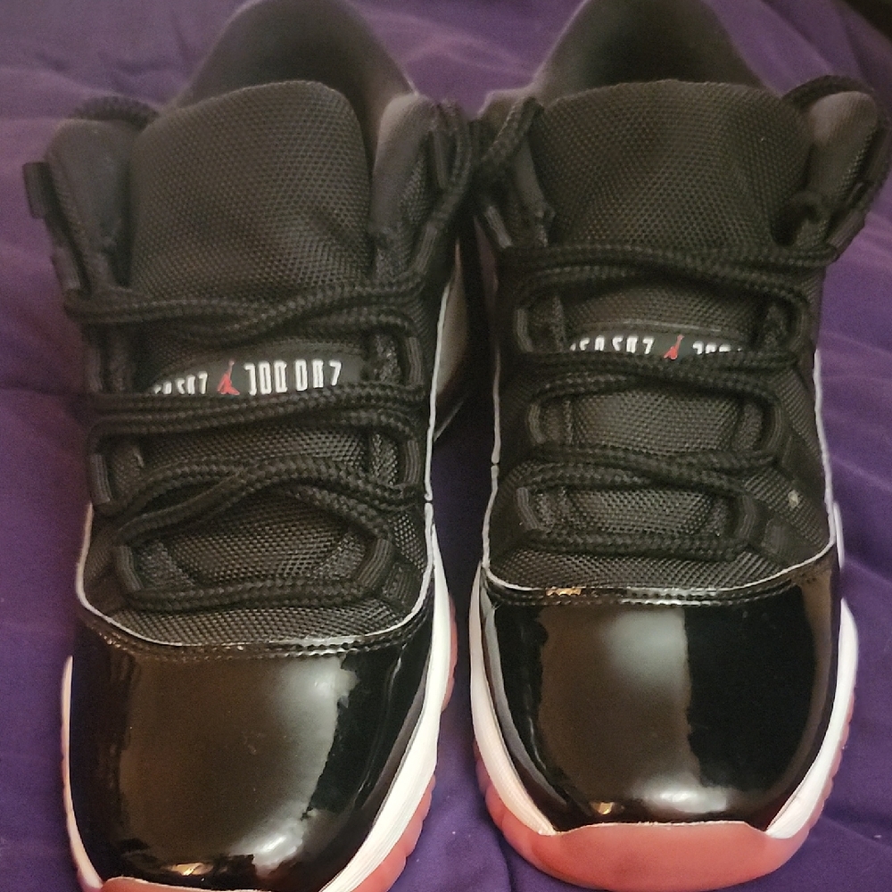 Jordan Retro 11 Siz 7 Youth.